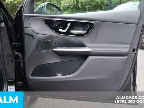Used 2025 Mercedes-Benz GLC 350e 4MATIC image 28