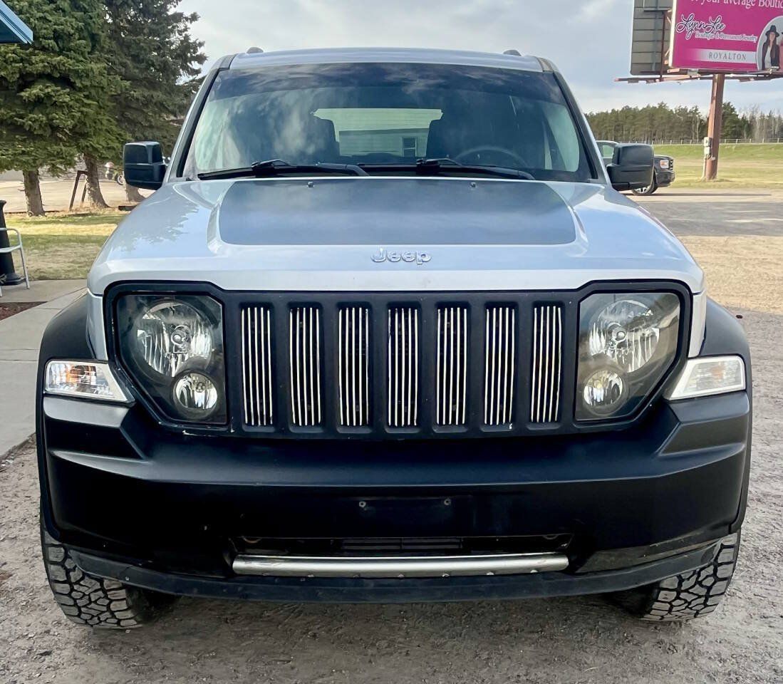 Used 2010 Jeep Liberty Renegade w/ Comfort Seating Group AWD/4WD image 2