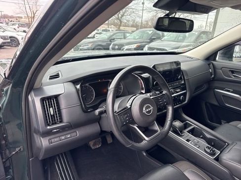 Used 2022 Nissan Pathfinder SL image 9