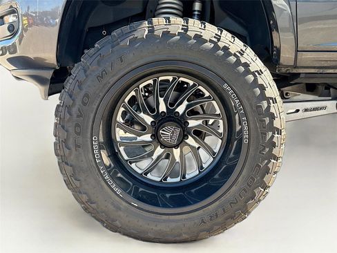 Used 2022 RAM 3500 Laramie w/ Night Edition image 13