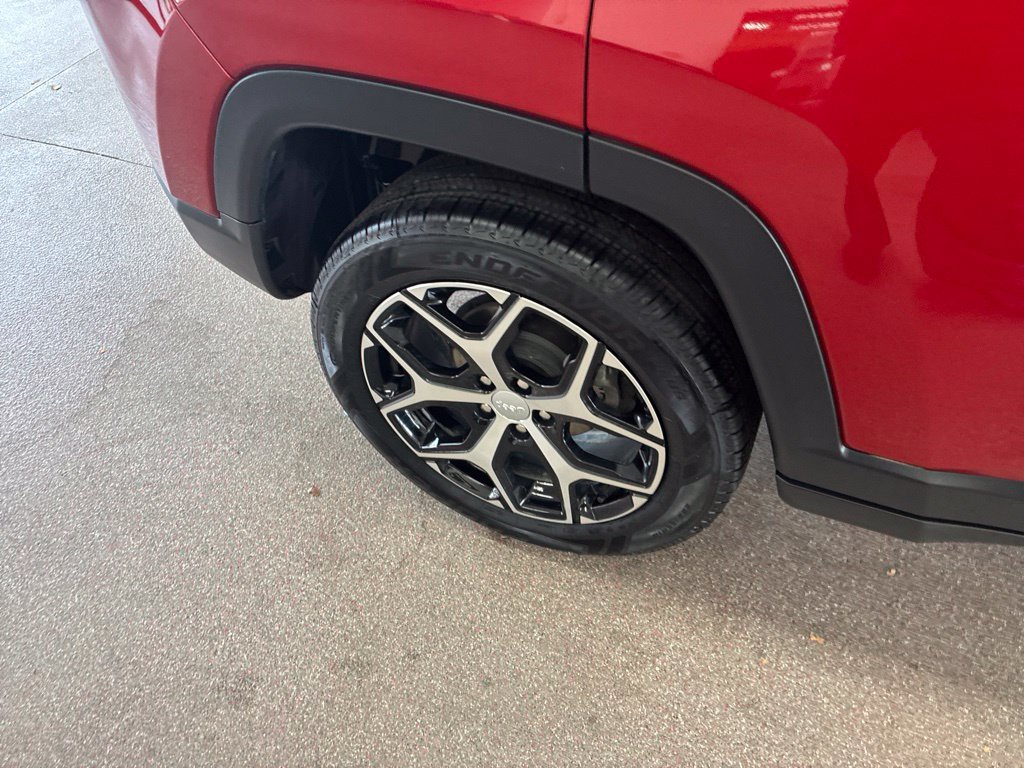 Certified 2024 Jeep Compass Limited AWD/4WD image 33