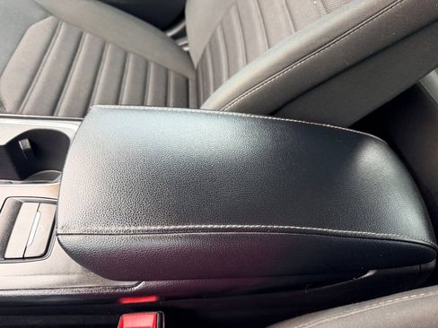 Used 2018 Ford Fusion SE FWD image 38