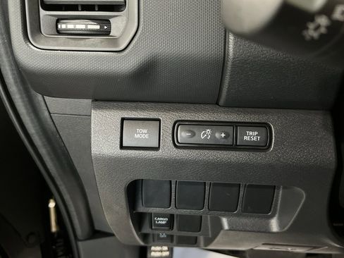 Used 2022 Nissan Frontier S image 8