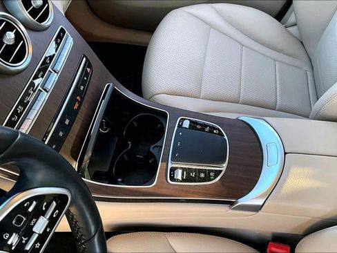 Used 2021 Mercedes-Benz GLC 300 4MATIC image 15