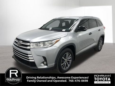 Used 2019 Toyota Highlander XLE AWD/4WD image 2