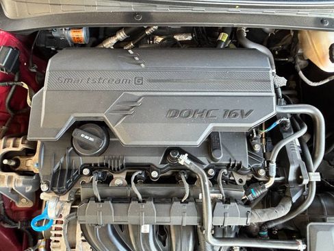 Used 2025 Hyundai Elantra SEL FWD image 27