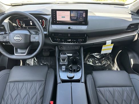 New 2026 Nissan Rogue Platinum image 17