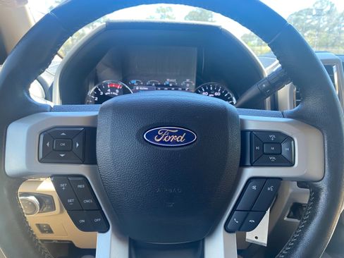 Used 2017 Ford F250 Lariat w/ Tow Technology Bundle image 7