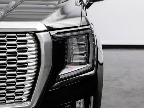 Used 2023 GMC Yukon Denali w/ Denali Reserve Package image 6