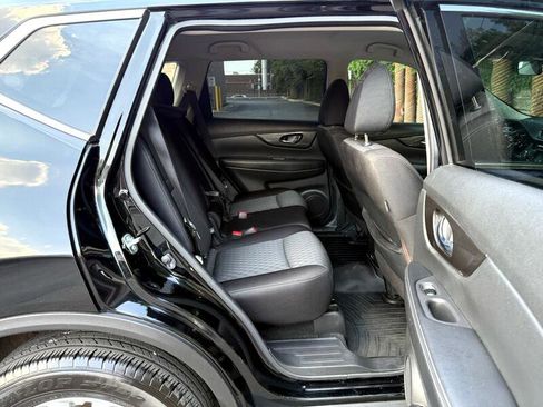 Used 2020 Nissan Rogue SV image 20