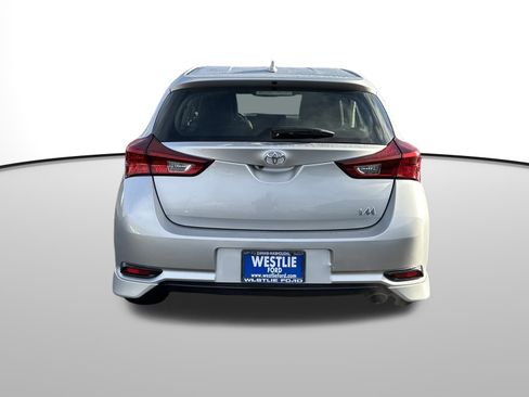 Used 2017 Toyota Corolla iM image 5