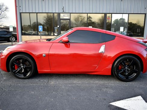 Used 2015 Nissan 370Z Coupe image 9