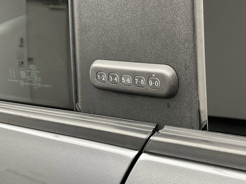 Used 2023 Ford Bronco Badlands image 8