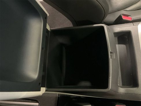 Used 2024 Kia Carnival LX image 18