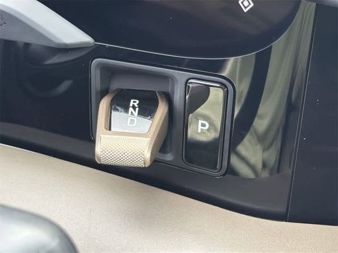 Used 2022 Porsche Taycan image 17