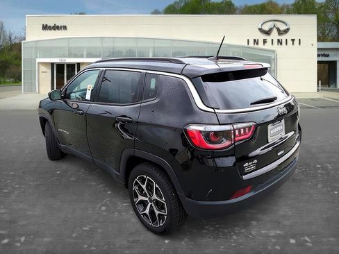 Used 2025 Jeep Compass Limited AWD/4WD image 37