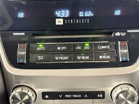 Used 2017 Toyota Land Cruiser image 17