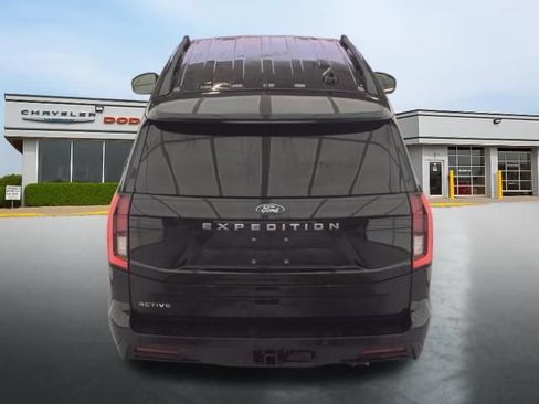 Used 2025 Ford Expedition Active AWD/4WD image 7