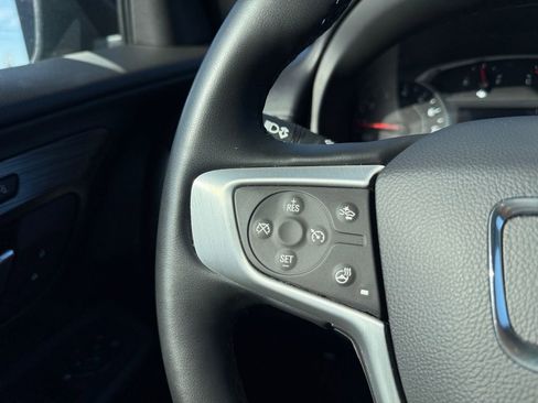 Used 2024 GMC Terrain SLT image 21