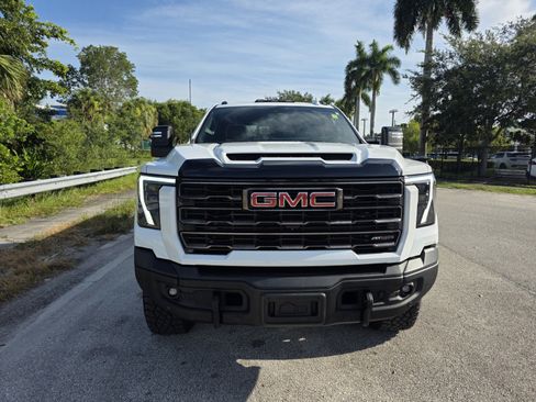 Used 2025 GMC Sierra 2500 AT4X AWD/4WD image 8