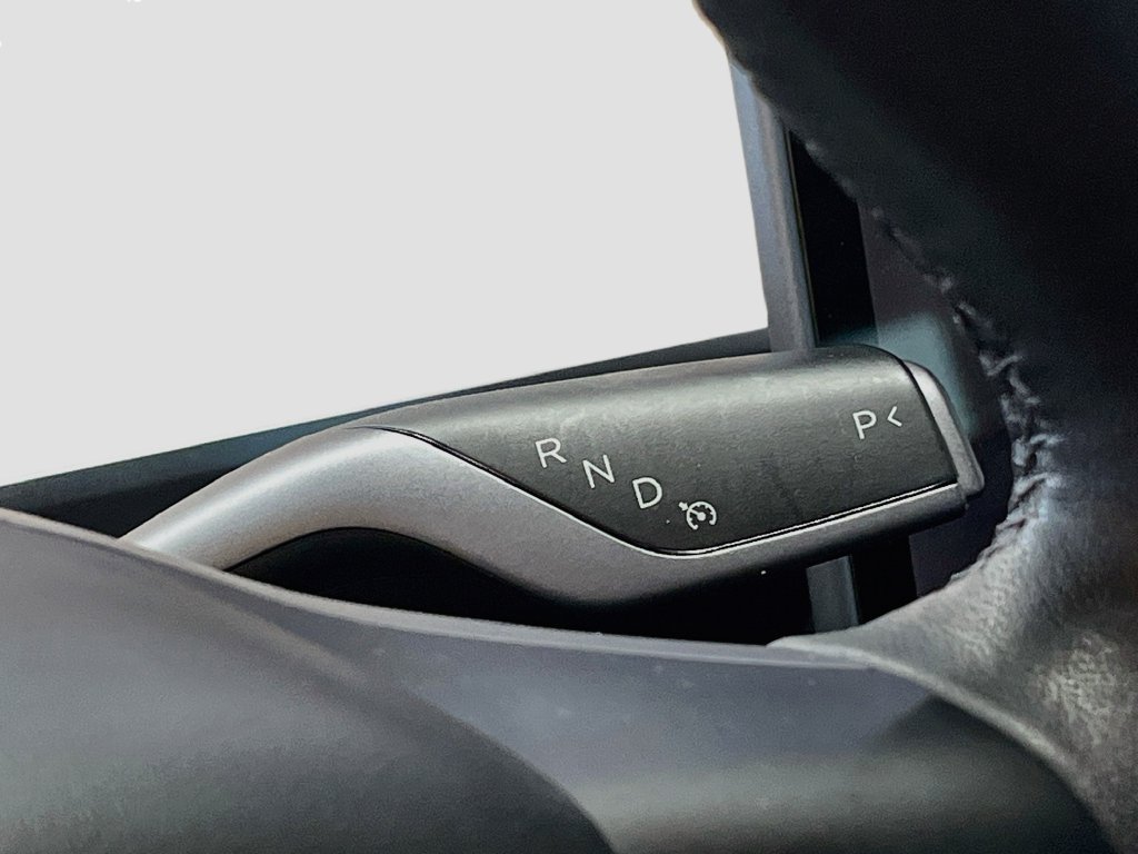 Used 2023 Tesla Model Y Performance AWD/4WD image 16