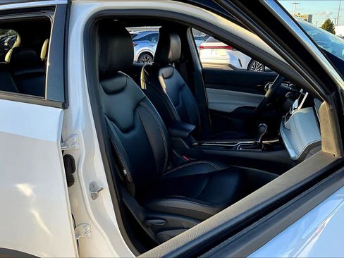 Used 2025 Jeep Compass Limited image 8