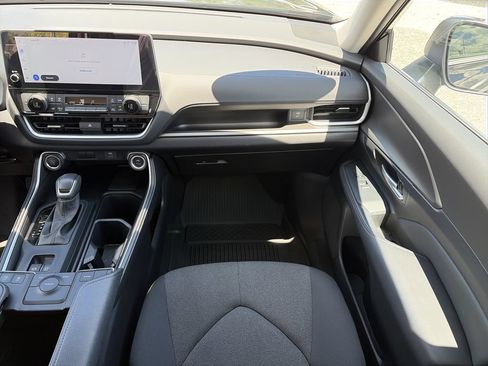 Used 2025 Toyota Grand Highlander FWD image 17