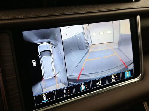 Used 2021 GMC Yukon XL Denali w/ Denali Premium Package image 33