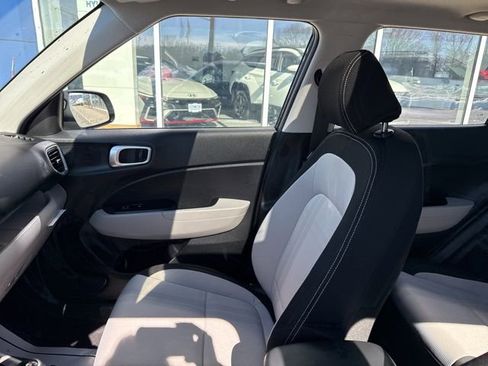 Certified 2026 Hyundai Venue SEL image 19