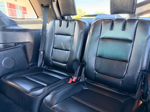 Used 2016 Ford Explorer XLT w/ Equipment Group 202A image 35