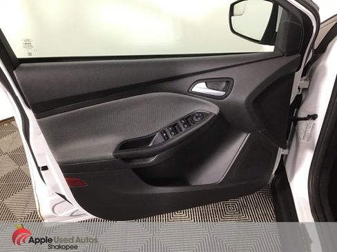 Used 2014 Ford Focus SE image 8