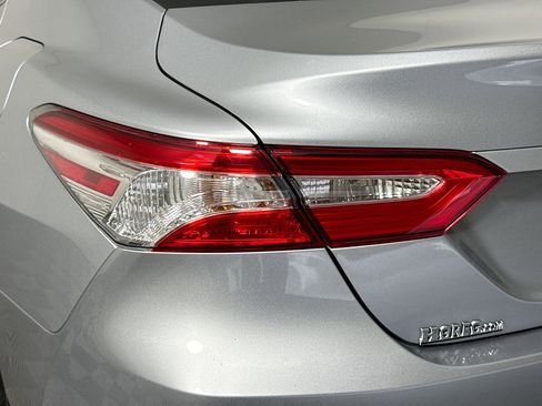 Used 2020 Toyota Camry LE FWD image 35