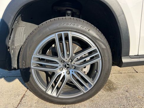 Used 2024 Mercedes-Benz GLS 450 4MATIC image 29
