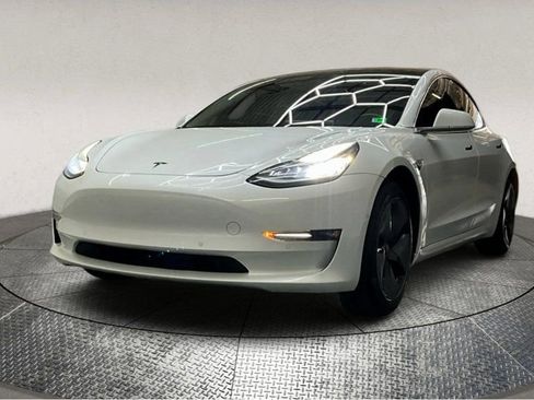 Used 2018 Tesla Model 3 Long Range RWD image 4