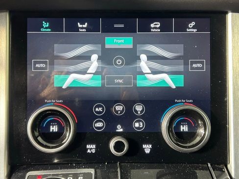 Used 2020 Land Rover Range Rover HSE image 24