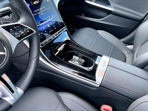 Used 2025 Mercedes-Benz C 300 4MATIC Sedan image 17
