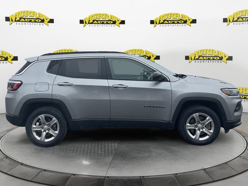 Used 2024 Jeep Compass Latitude image 7