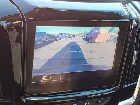 Used 2020 Chevrolet Traverse LT w/ Driver Confidence II Package image 23