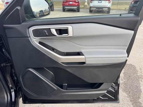 Certified 2021 Ford Explorer XLT w/ Equipment Group 202A image 34