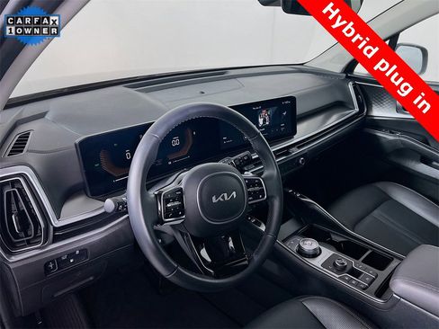 Certified 2025 Kia Sorento EX image 10