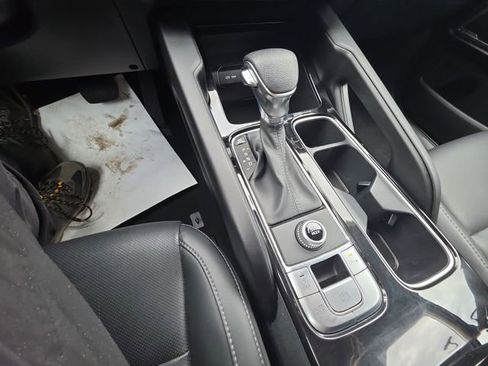 Certified 2024 Kia Telluride LX image 22