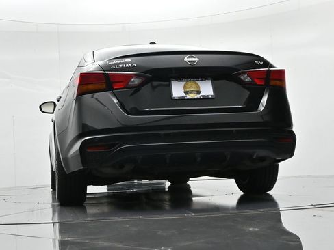 Used 2024 Nissan Altima 2.5 SV FWD image 19