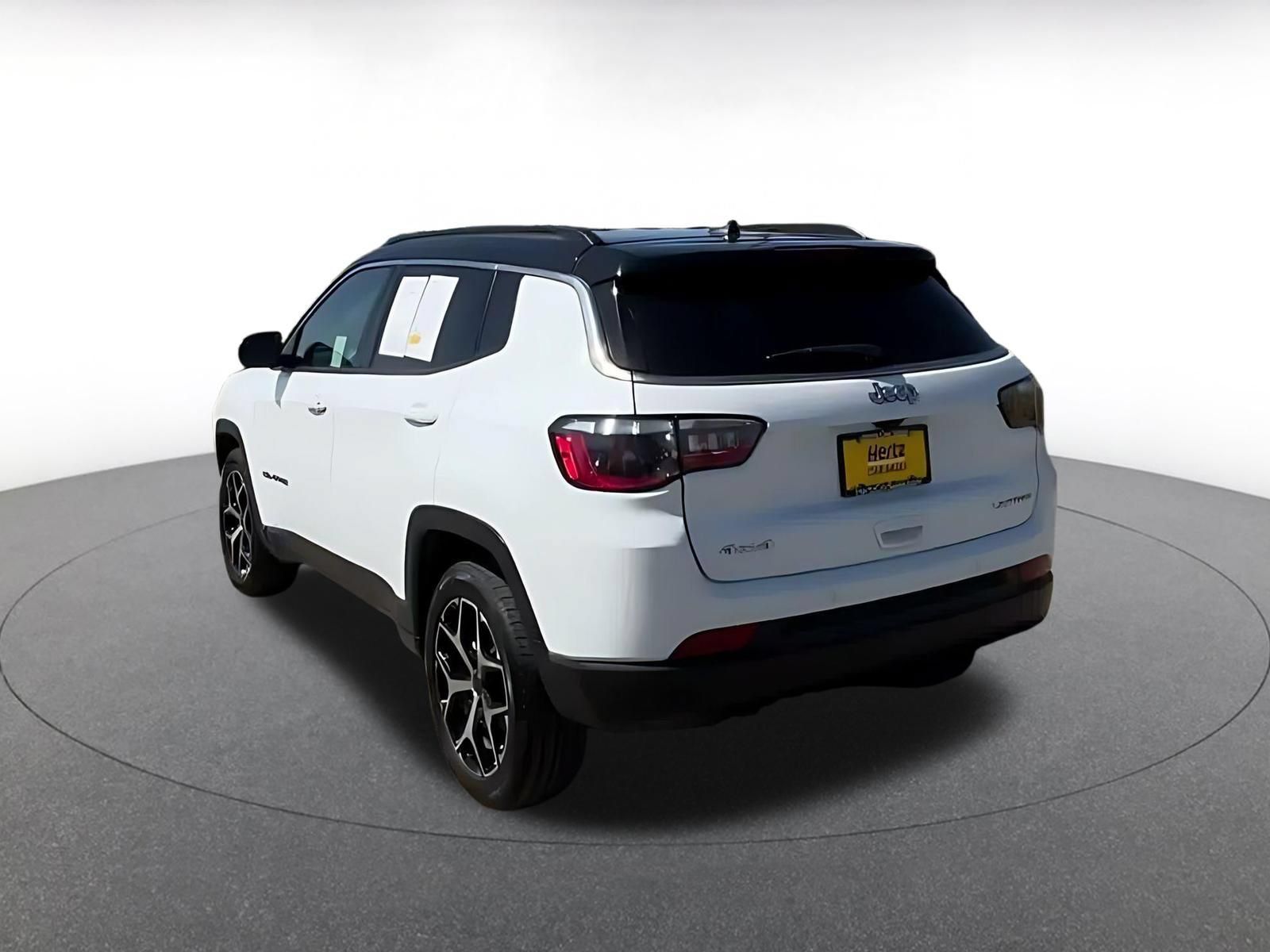 Used 2025 Jeep Compass Limited AWD/4WD image 10