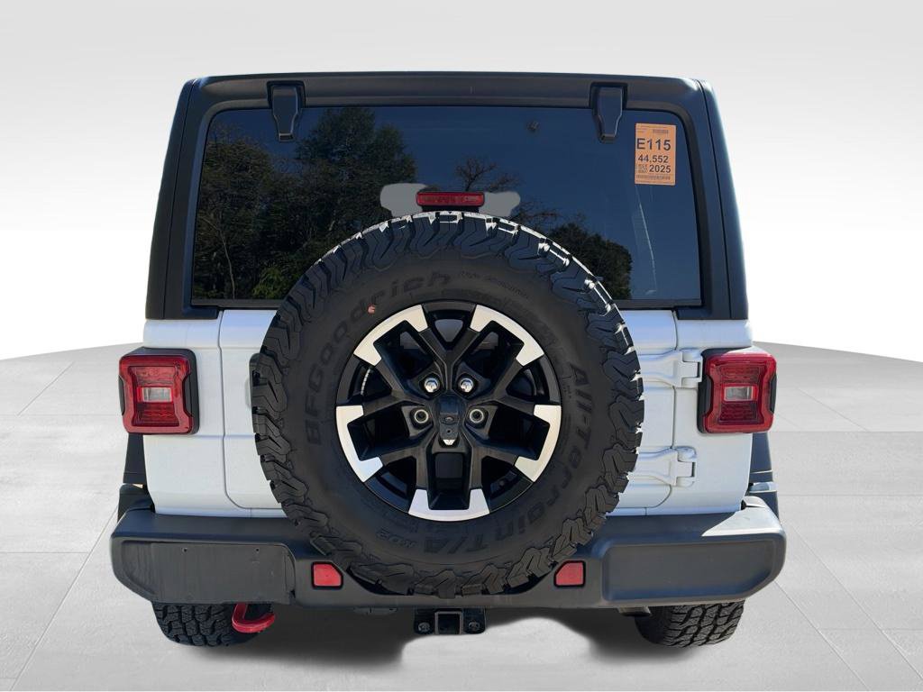 Used 2025 Jeep Wrangler Unlimited Rubicon AWD/4WD image 8