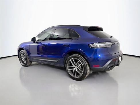Certified 2026 Porsche Macan AWD/4WD image 3
