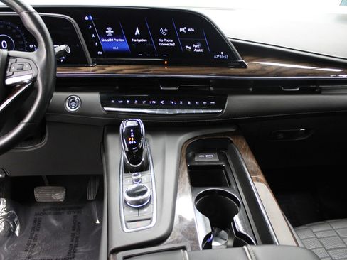 Used 2023 Cadillac Escalade ESV Sport Platinum w/ LPO, ONYX Package image 36