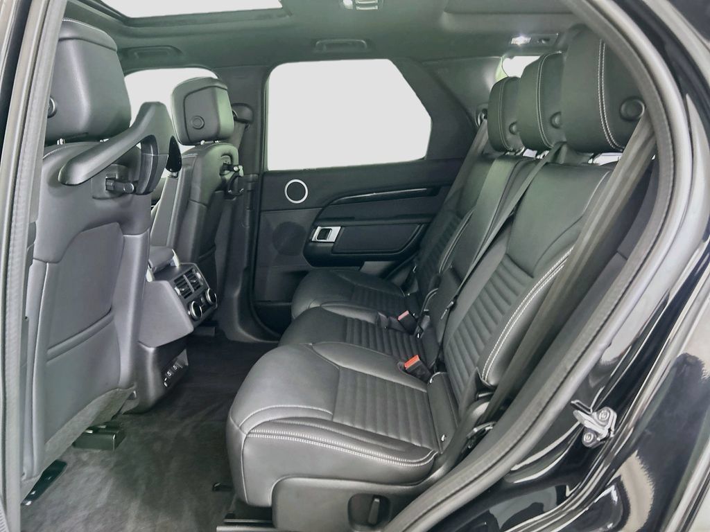 Used 2025 Land Rover Discovery S AWD/4WD image 20