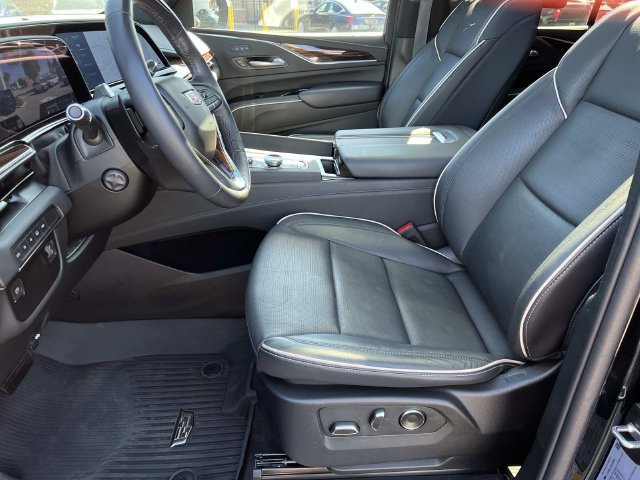 Certified 2024 Cadillac Escalade Premium Luxury w/ LPO, Floor Liner Package AWD/4WD image 19