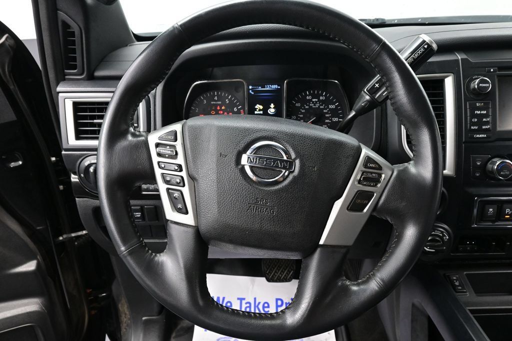 Used 2018 Nissan Titan SV AWD/4WD image 29