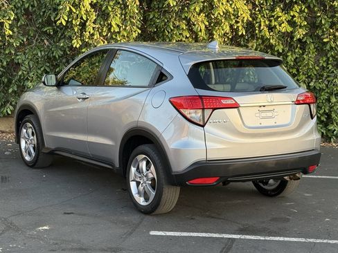 Used 2020 Honda HR-V LX image 5